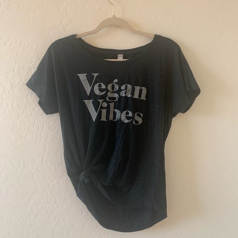 Vegan Vibes graphic tee